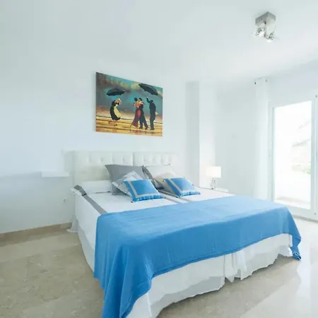 Charming 2 Bedroom Trocadero Arena Area