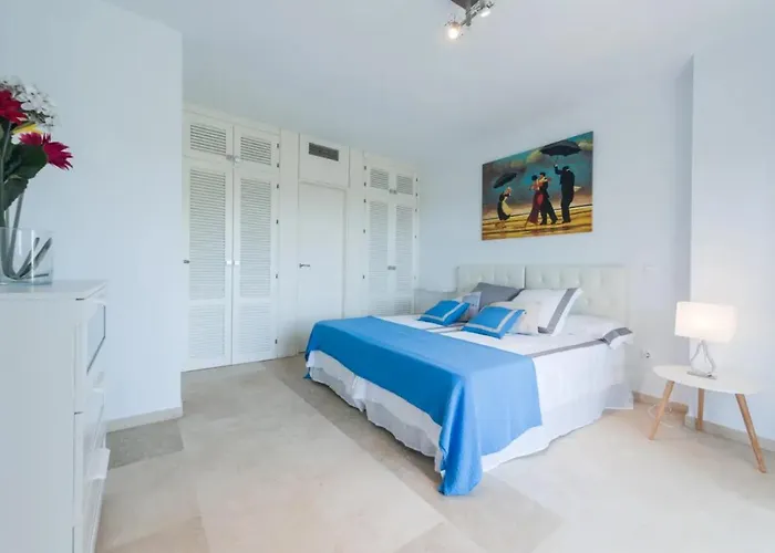 Charming 2 Bedroom Trocadero Arena Area