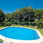 Charming 2 Bedroom Trocadero Arena Area Apartman *