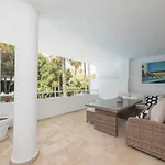 Charming 2 Bedroom Trocadero Arena Area Apartman *