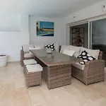 Charming 2 Bedroom Trocadero Arena Area