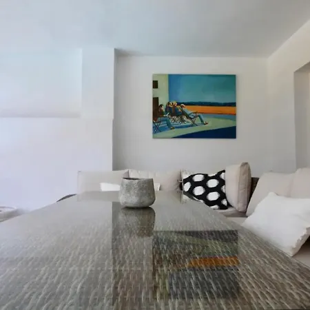 Charming 2 Bedroom Trocadero Arena Area Apartman