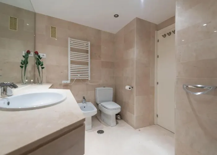 Charming 2 Bedroom Trocadero Arena Area Marbella