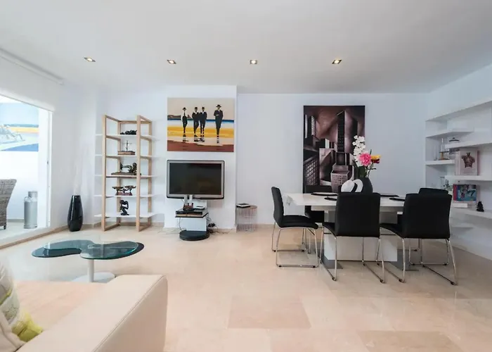 Charming 2 Bedroom Trocadero Arena Area Apartman Marbella