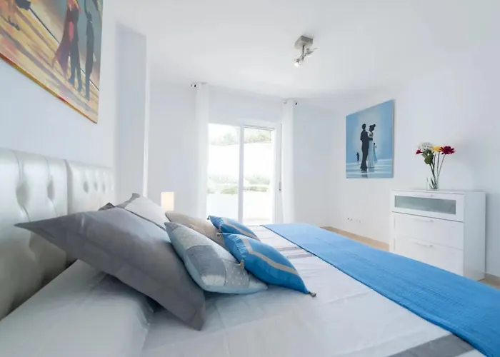 Charming 2 Bedroom Trocadero Arena Area Apartman *