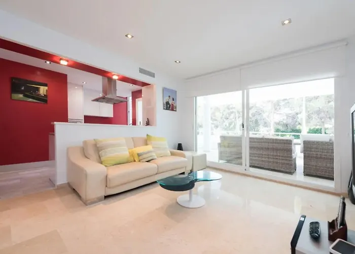 Charming 2 Bedroom Trocadero Arena Area