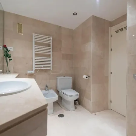 Charming 2 Bedroom Trocadero Arena Area Marbella