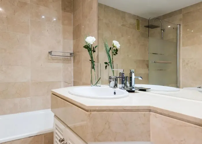Appartement Charming 2 Bedroom Trocadero Arena Area *